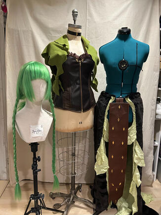"Tree of Gravity" Carnival Set